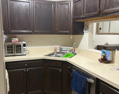 4403 Aberdeen Drive - Photo Thumbnail 4