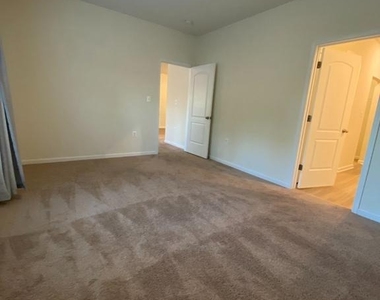 697 Rivanna Run - Photo Thumbnail 40