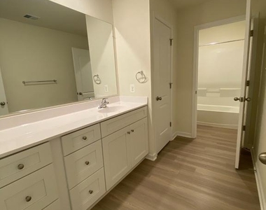 697 Rivanna Run - Photo Thumbnail 27