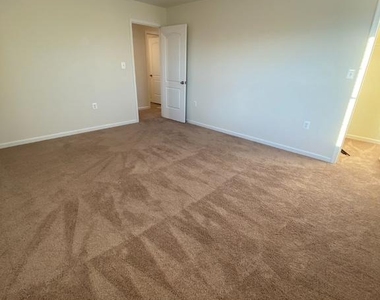 697 Rivanna Run - Photo Thumbnail 33