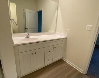 697 Rivanna Run - Photo Thumbnail 14