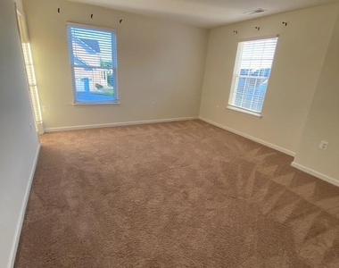 697 Rivanna Run - Photo Thumbnail 32