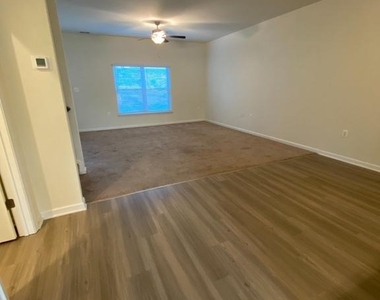 697 Rivanna Run - Photo Thumbnail 8