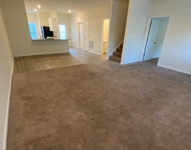 697 Rivanna Run - Photo Thumbnail 11