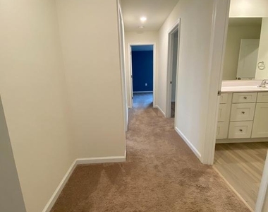 697 Rivanna Run - Photo Thumbnail 24