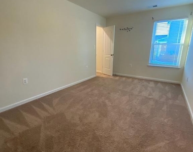 697 Rivanna Run - Photo Thumbnail 37