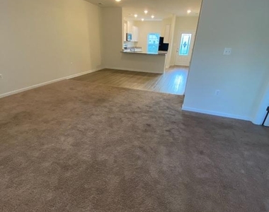 697 Rivanna Run - Photo Thumbnail 10