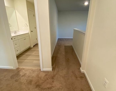 697 Rivanna Run - Photo Thumbnail 25
