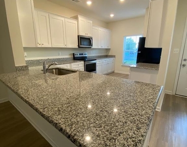 697 Rivanna Run - Photo Thumbnail 4
