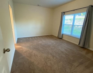 697 Rivanna Run - Photo Thumbnail 12