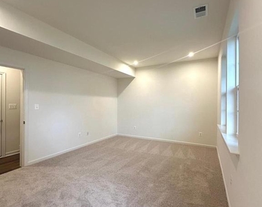 93 Stafford Pl - Photo Thumbnail 27