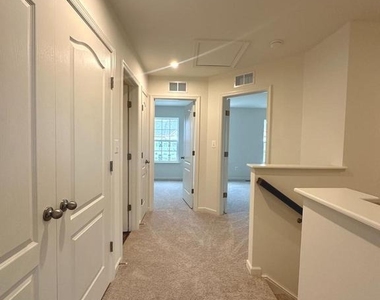 93 Stafford Pl - Photo Thumbnail 19