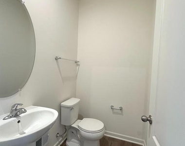 93 Stafford Pl - Photo Thumbnail 14