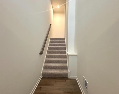 93 Stafford Pl - Photo Thumbnail 1