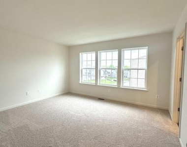 93 Stafford Pl - Photo Thumbnail 21