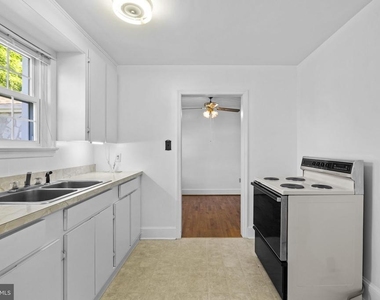 2917 First Street - Photo Thumbnail 10