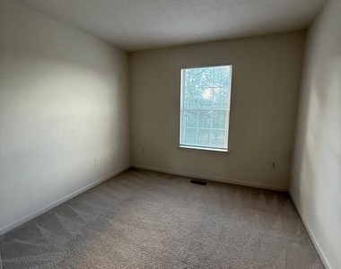 105 West Park Drive - Photo Thumbnail 13