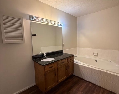 105 West Park Drive - Photo Thumbnail 10