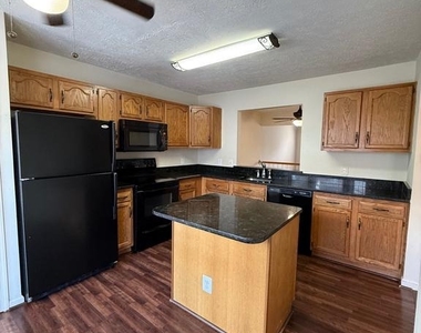 105 West Park Drive - Photo Thumbnail 2