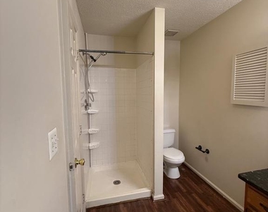 105 West Park Drive - Photo Thumbnail 11