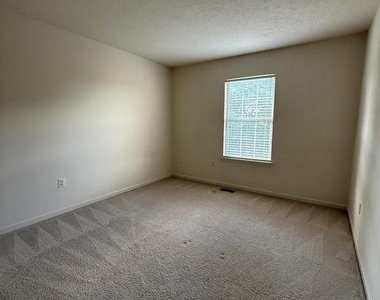 105 West Park Drive - Photo Thumbnail 16