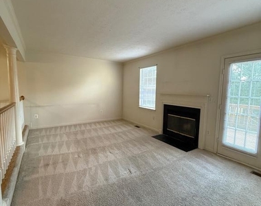 105 West Park Drive - Photo Thumbnail 5
