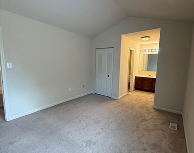 106 Wind Ridge Drive - Photo Thumbnail 10