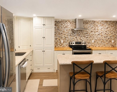 216 Stern Cove - Photo Thumbnail 7