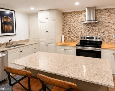 216 Stern Cove - Photo Thumbnail 8
