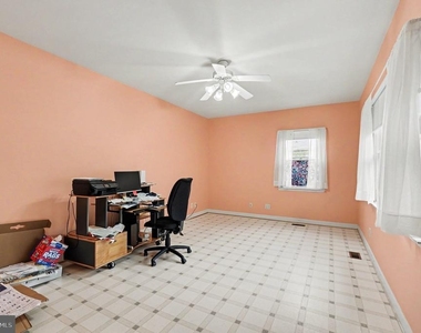 10 Piper Place - Photo Thumbnail 17