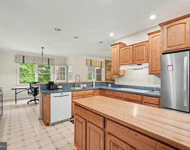 10 Piper Place - Photo Thumbnail 15
