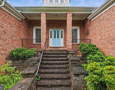 10 Piper Place - Photo Thumbnail 2