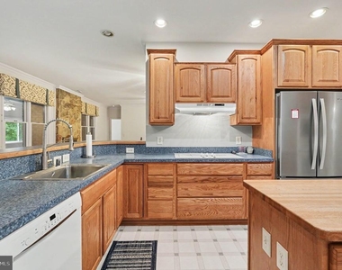 10 Piper Place - Photo Thumbnail 13