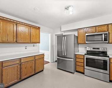 308 Butternut Drive - Photo Thumbnail 3