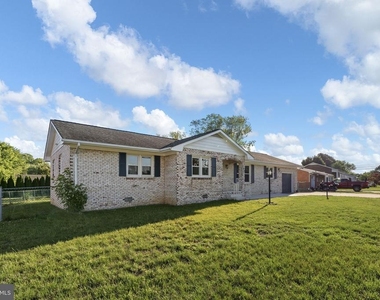 308 Butternut Drive - Photo Thumbnail 2