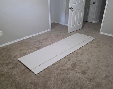 6501 Royal Oaks Drive - Photo Thumbnail 9
