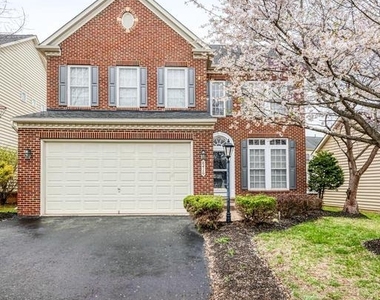8416 Churchside Drive - Photo Thumbnail 5