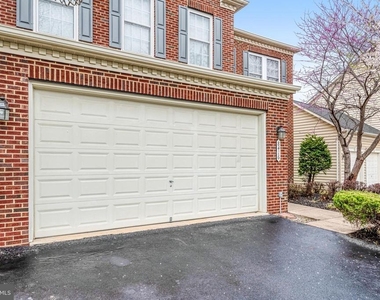 8416 Churchside Drive - Photo Thumbnail 11