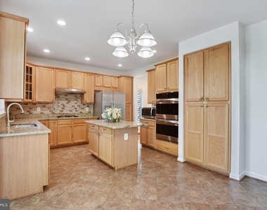 8416 Churchside Drive - Photo Thumbnail 47