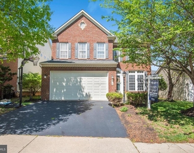 8416 Churchside Drive - Photo Thumbnail 14