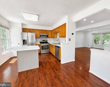 8268 Vermont Place - Photo Thumbnail 3