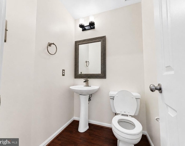 8268 Vermont Place - Photo Thumbnail 2