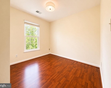 8268 Vermont Place - Photo Thumbnail 16