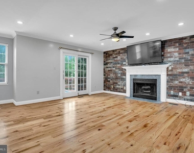 2800 Pulpit Hill Court - Photo Thumbnail 2