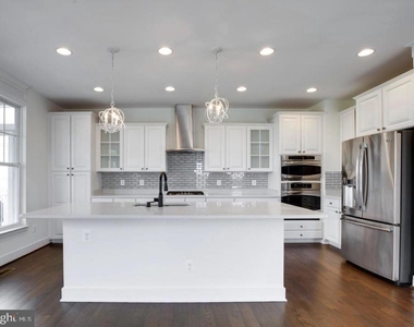 42610 Beckett Terrace - Photo Thumbnail 3