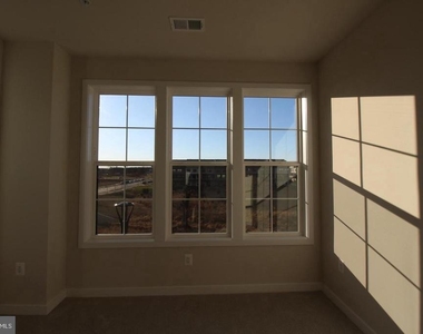 22383 Roanoke Rise Terrace - Photo Thumbnail 34