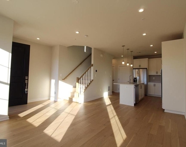 22383 Roanoke Rise Terrace - Photo Thumbnail 7