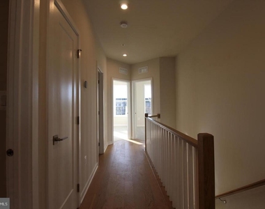 22383 Roanoke Rise Terrace - Photo Thumbnail 16