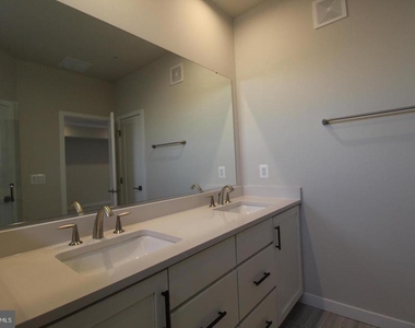 22383 Roanoke Rise Terrace - Photo Thumbnail 25