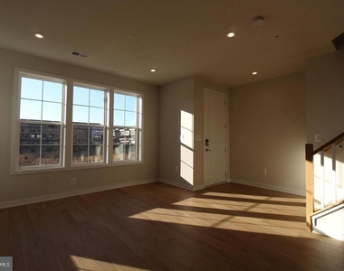 22383 Roanoke Rise Terrace - Photo Thumbnail 8